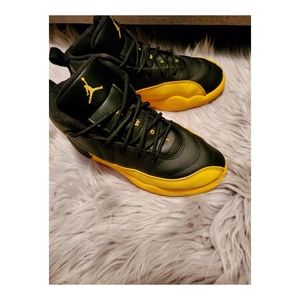 Jordan 12 "Black & University Gold" Size 3Y